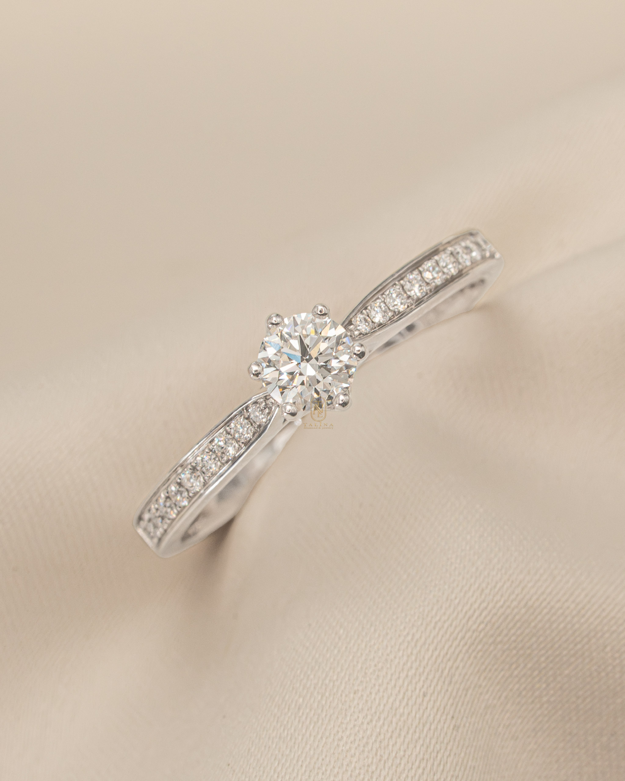 0.4ct Round Natural Diamond